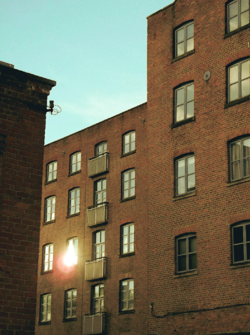 A portion of a longer sequence of photography that explores the transformation of the city of Manchester from day to night- time, with a large focus on the photo editing and colour grading. A portion of a longer sequence of photography that explores the transformation of the city of Manchester from day to night- time, with a large focus on the photo editing and colour grading.