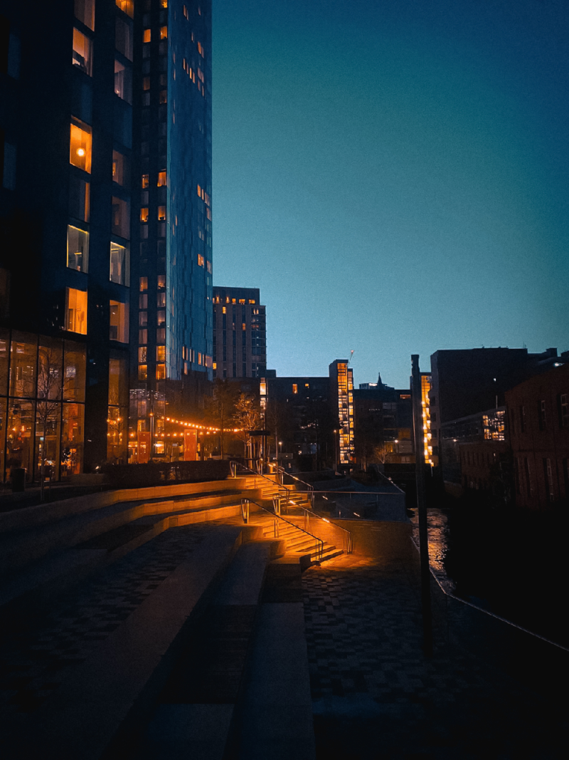 A portion of a longer sequence of photography that explores the transformation of the city of Manchester from day to night- time, with a large focus on the photo editing and colour grading. A portion of a longer sequence of photography that explores the transformation of the city of Manchester from day to night- time, with a large focus on the photo editing and colour grading.